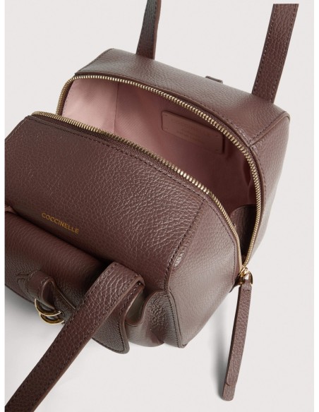 Borsa a spalla compatta in pelle con grana Coccinelle Mavery Pocket Small – Berry - foto 3