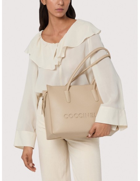 Borsa shopping in pelle con grana Coccinelle Myrtha26 Medium – Noir - foto 5