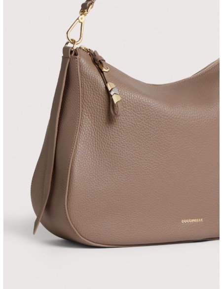 Borsa hobo in pelle con grana Coccinelle Nory Medium – Warm Taupe - foto 4