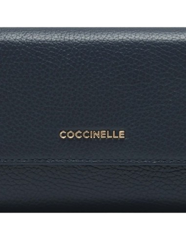 Portafoglio medio con patta in pelle con grana Coccinelle Metallic Medium – Midnight Blue - foto 3