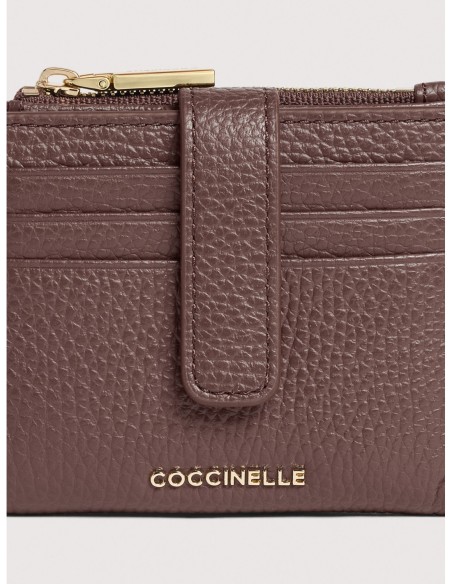 Portafoglio compatto in pelle con grana Coccinelle Metallic Medium – Berry - foto 3