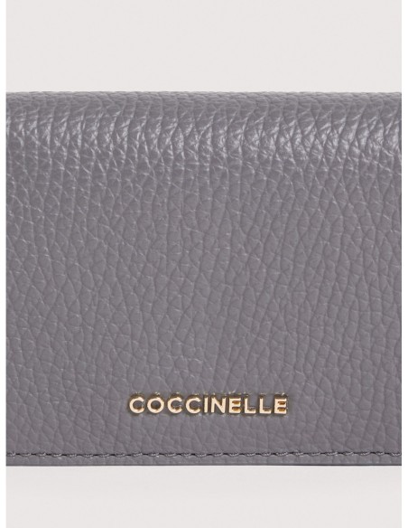 Portafoglio piccolo con bottone in pelle con grana Coccinelle Metallic Small – Stove - foto 4