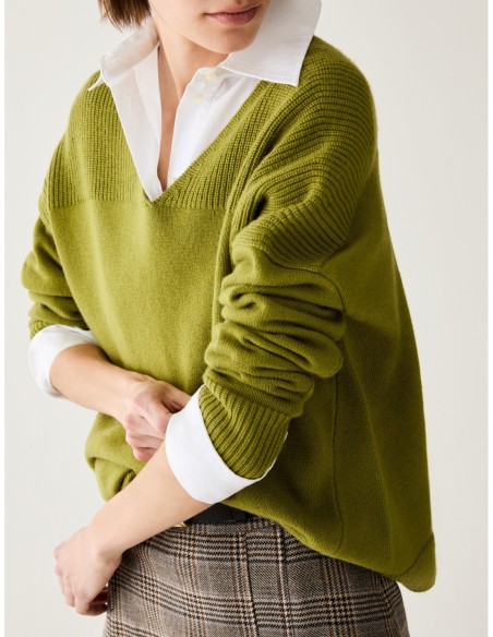 Pull scollo a V in blend di lana Penny Black – Pistacchio - foto 4