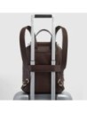 Zaino donna porta iPad Piquadro Circle – Camoscio noce scuro Zaino donna porta iPad Piquadro Circle – Camoscio noce scuro