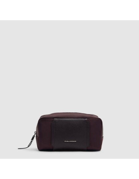 Beauty case piccolo in tessuto riciclato Piquadro Lyra – Bordeaux scuro - foto 1