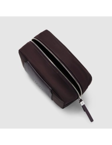 Beauty case piccolo in tessuto riciclato Piquadro Lyra – Bordeaux scuro - foto 4