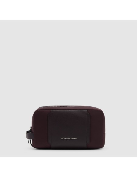 Beauty case in tessuto riciclato Piquadro Lyra – Bordeaux scuro - foto 1