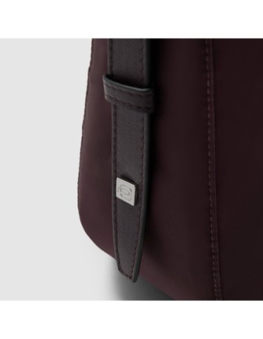Borsa tracolla donna porta iPad mini in tessuto riciclato Piquadro Lyra – Bordeaux scuro - foto 6