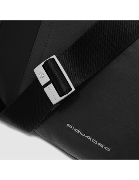 Borsa tracolla donna porta iPad mini in tessuto riciclato Piquadro Lyra – Nero - foto 4