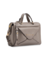 Bauletto in pelle con tasca frontale a busta The Bridge Frida – Greige/Oro Bauletto in pelle con tasca frontale a busta The Bridge Frida – Greige/Oro