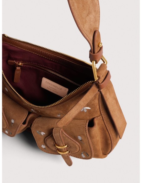 Borsa a spalla in camoscio ricamato Coccinelle Mavery Pocket – Cognac - foto 3