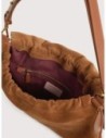 Borsa a spalla piatta in camoscio Coccinelle Lidia Medium – Cognac