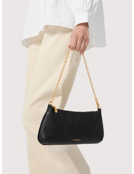 Minibag con catena in pelle con grana Coccinelle C-Me Chain Mini – Noir - foto 5