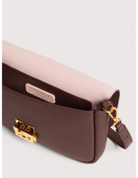 Minibag in pelle con grana Coccinelle C-Me Lock Mini – Berry - foto 3
